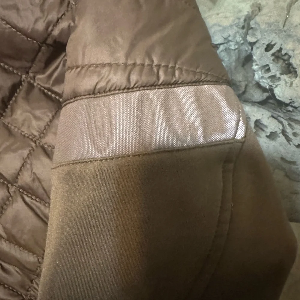 Athleta Quilted Green seaweed Hooded Rock Springs CYA Jacket - Picture 7 of 8